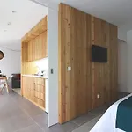 World's Nests Pods Village 4*