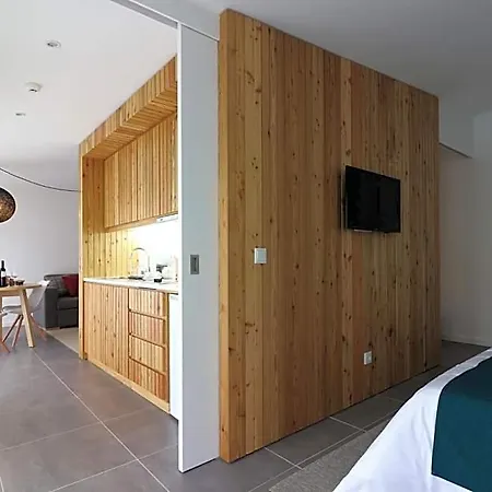 World's Nests Pods Village 4*