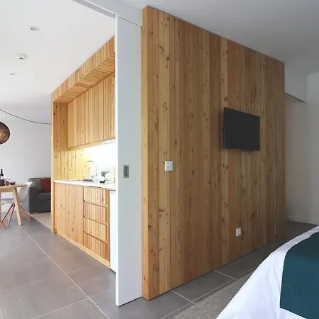 World's Nests Pods Village 4*