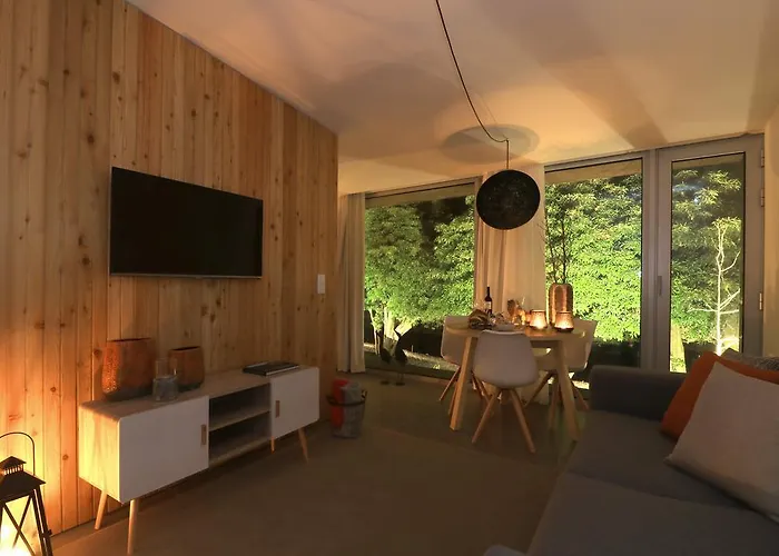 Tatil parkı World's Nests Pods Village 4*