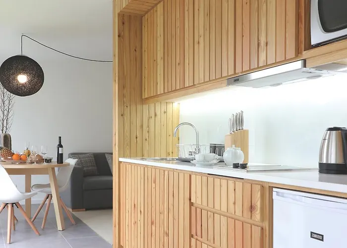 假日公园 World's Nests Pods Village 4*