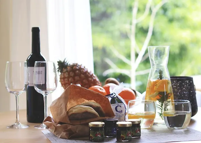 World's Nests Pods Village 富尔纳斯