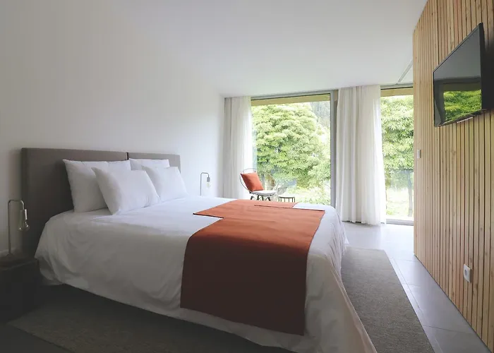 Tatil parkı World's Nests Pods Village 4*