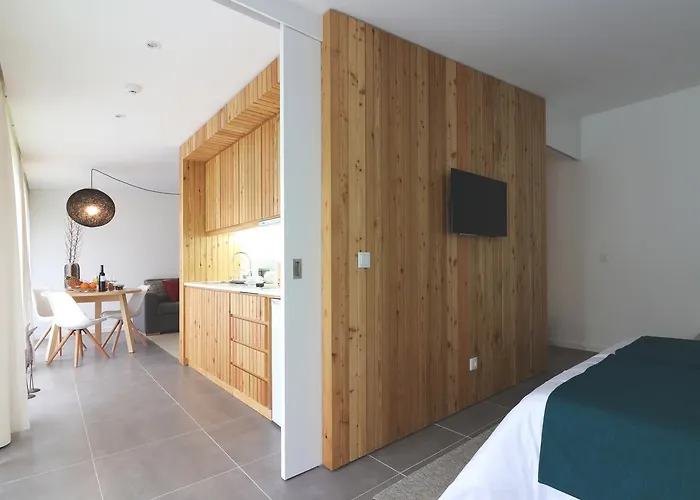 World's Nests Pods Village 4*